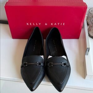 Kelly & Katie Vieveth Black Leather Flats 9.5M